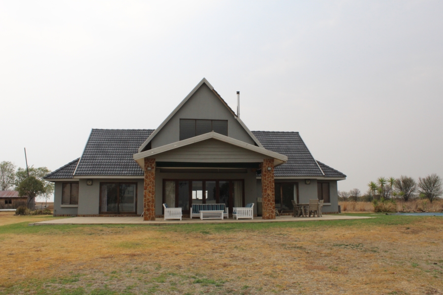 4 Bedroom Property for Sale in Metsimaholo Free State